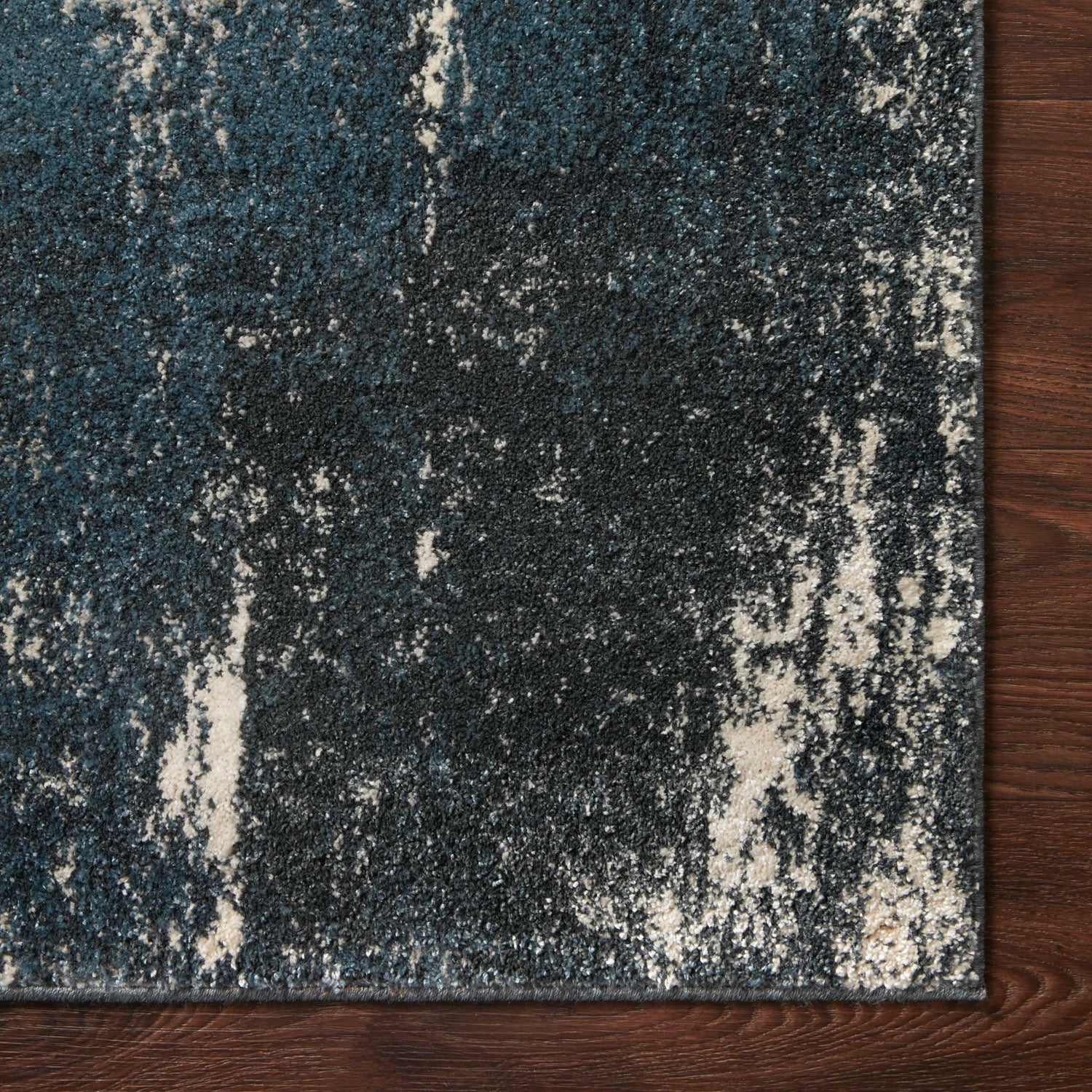 Loloi Spirit Indigo/Ivory Power Loomed Rug