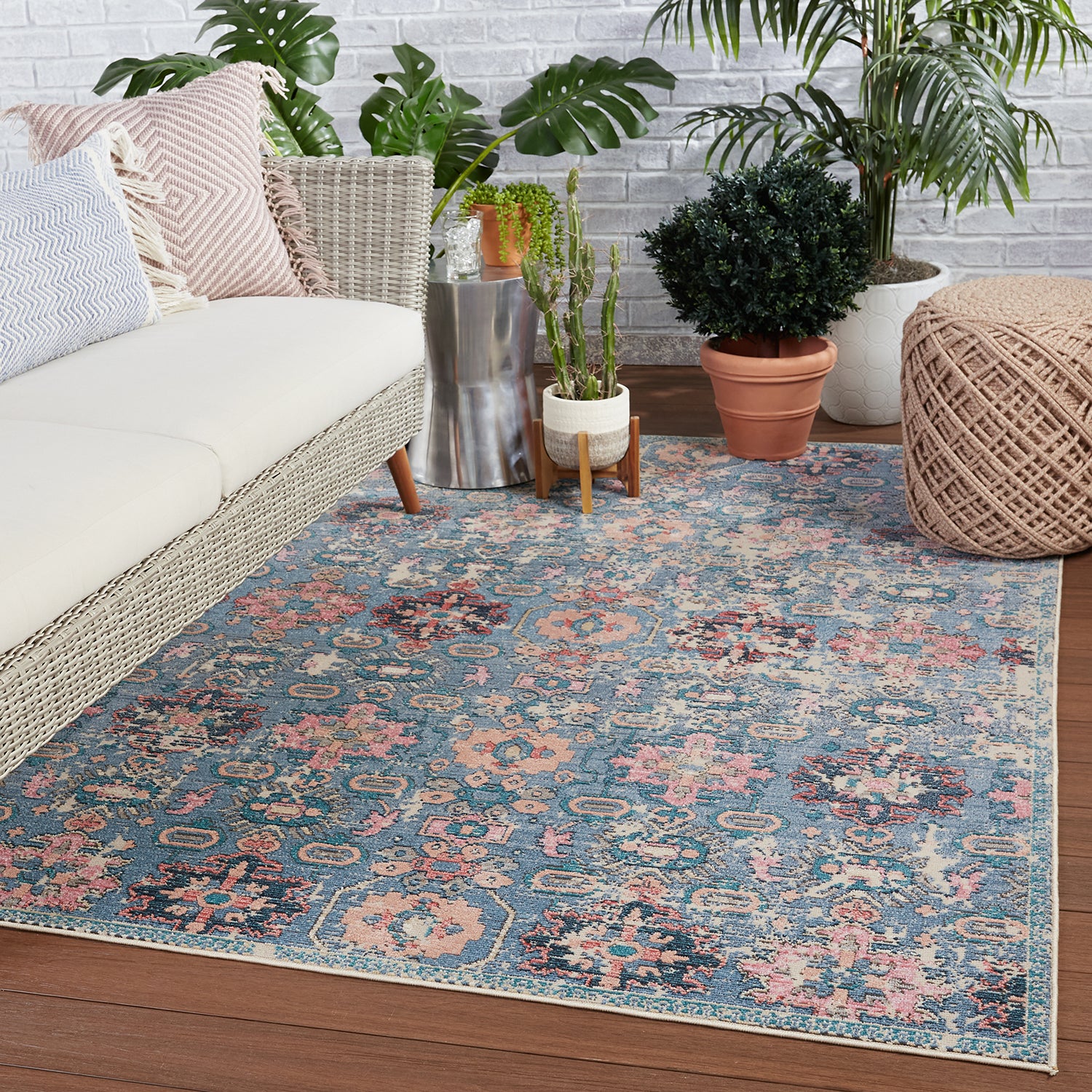 Vibe by Jaipur Living Swoon Farella Indoor/Outdoor Rug