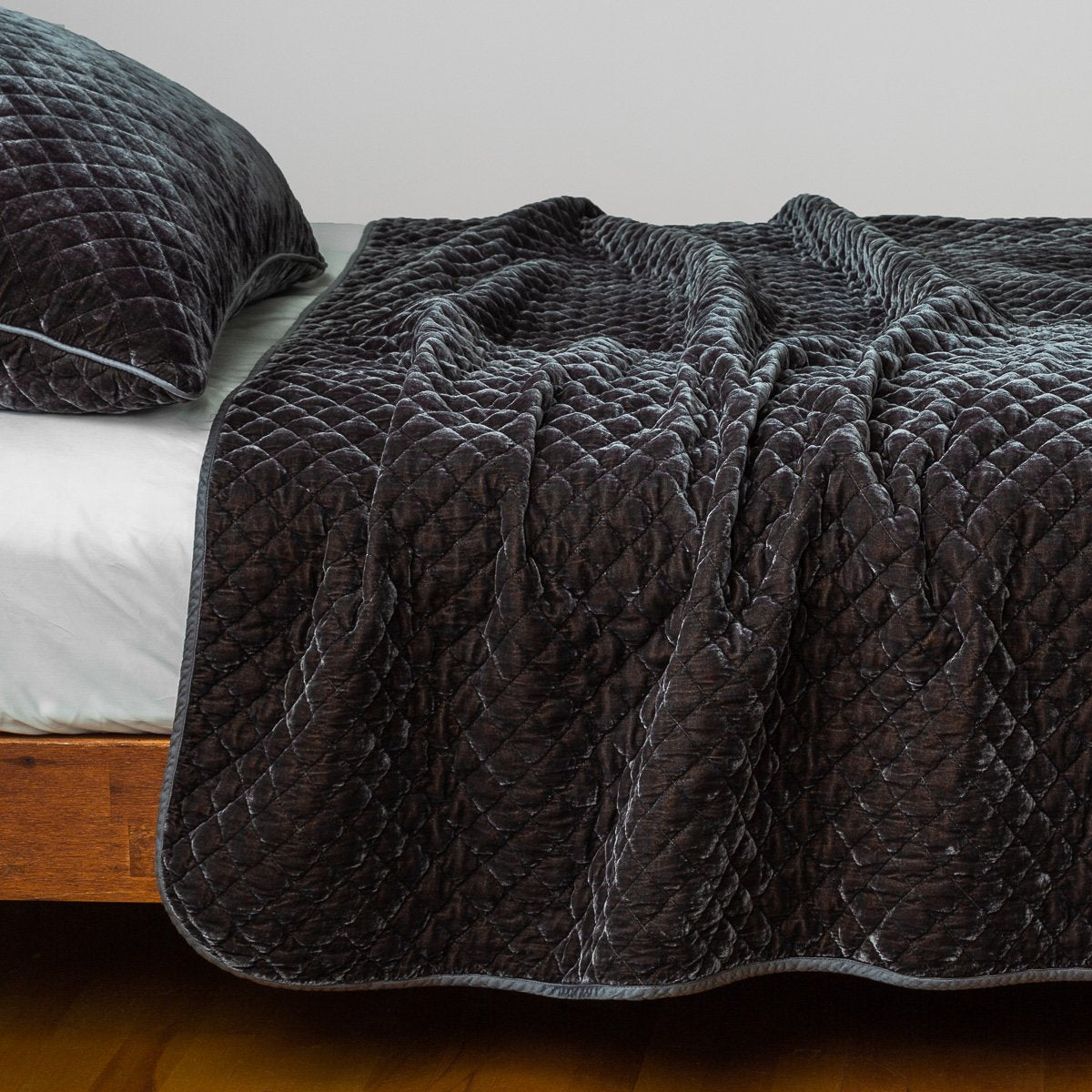 Bella Notte Silk Velvet Quilted Coverlet