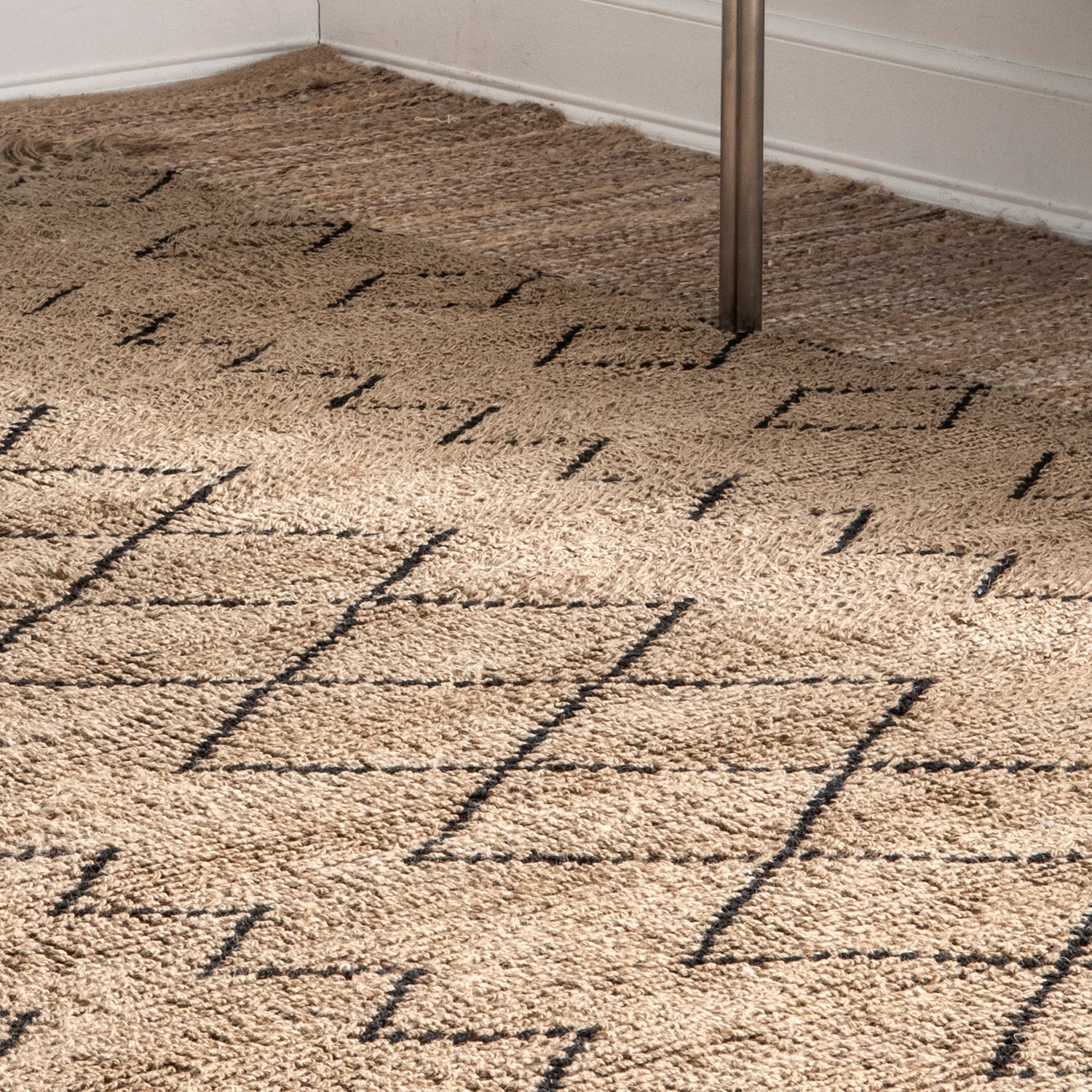 Nina Hand Hooked Jute Rug