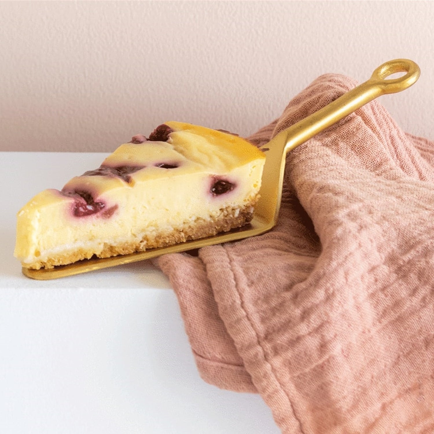 Kio Cake Server