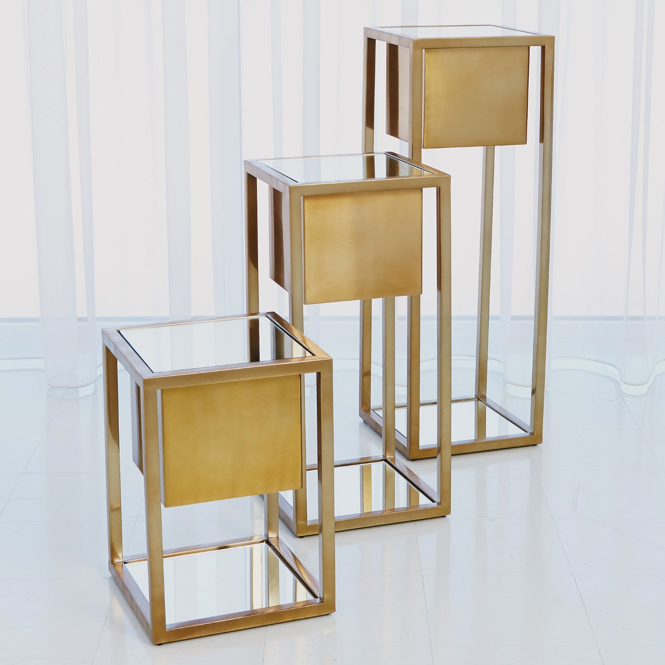 Global Views Escher Pedestal/Planter