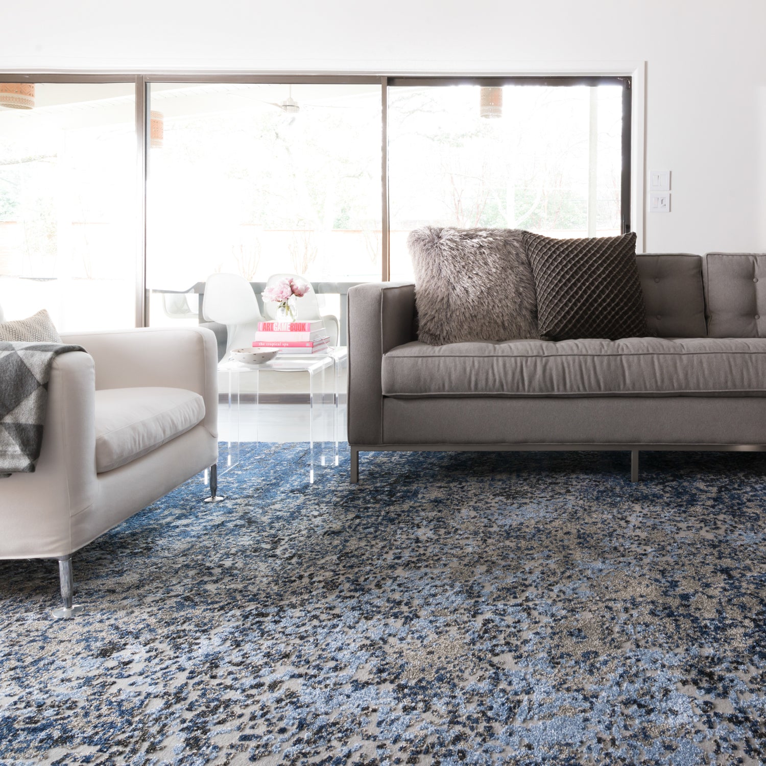 Loloi Viera Gray/Navy Power Loomed Rug