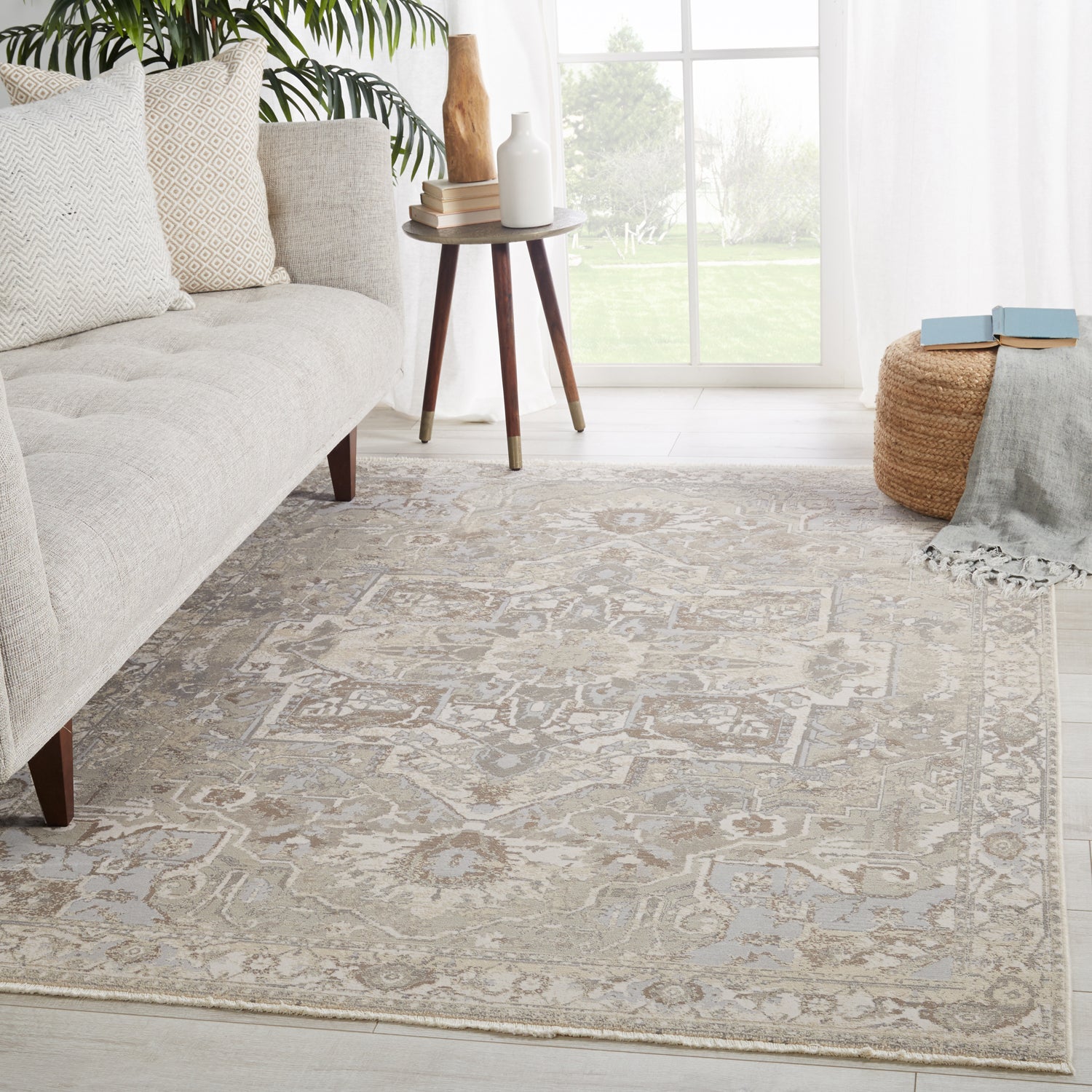 Jaipur Living Vienne Alain Power Loomed Rug
