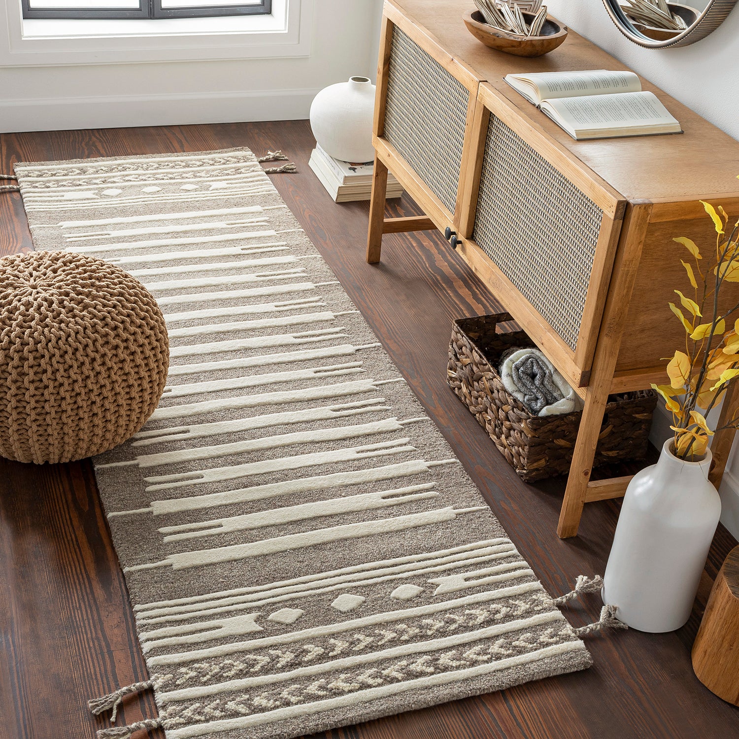 Livabliss Cherokee Elsie Hand Tufted Rug