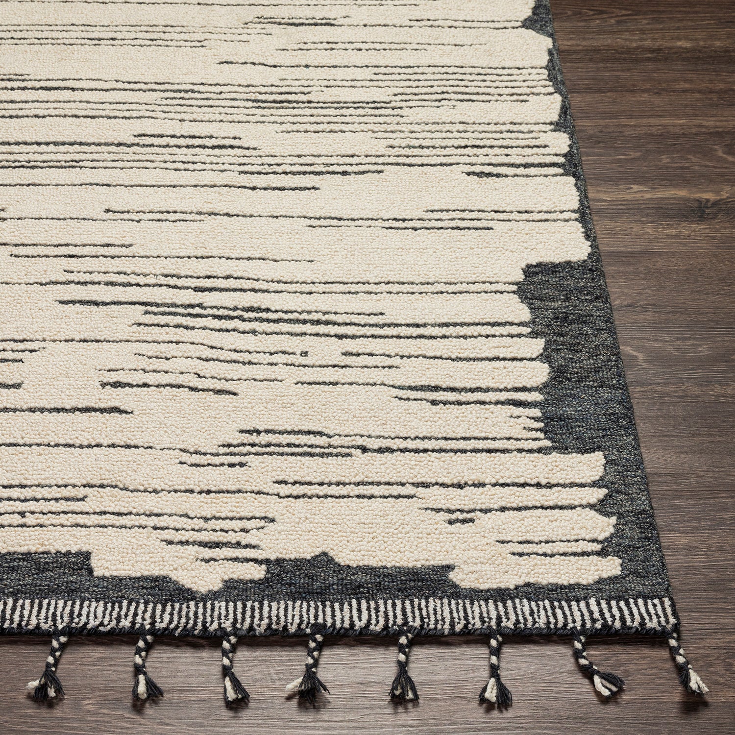 Livabliss Cherokee Bell Hand Tufted Rug