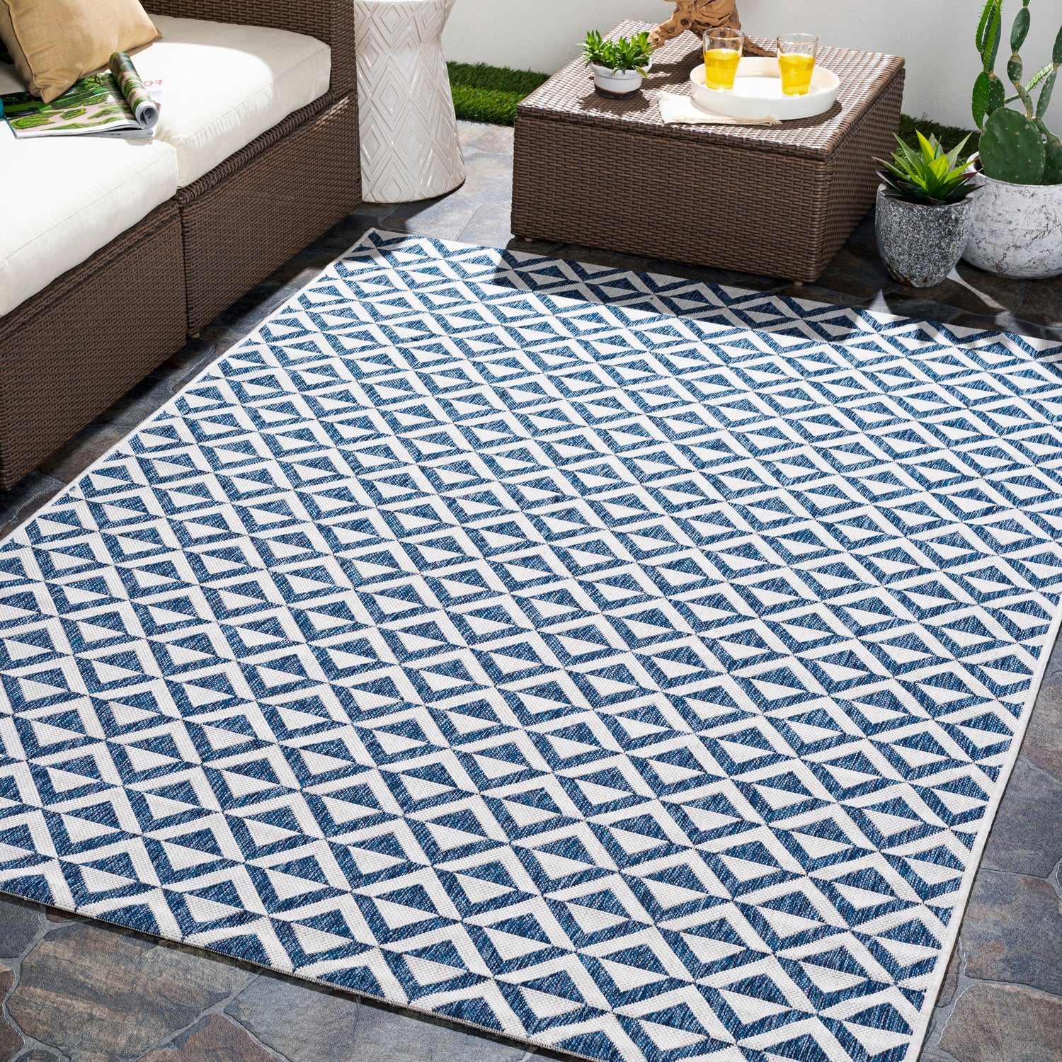 Livabliss Eagean Tri Indoor/Outdoor Rug