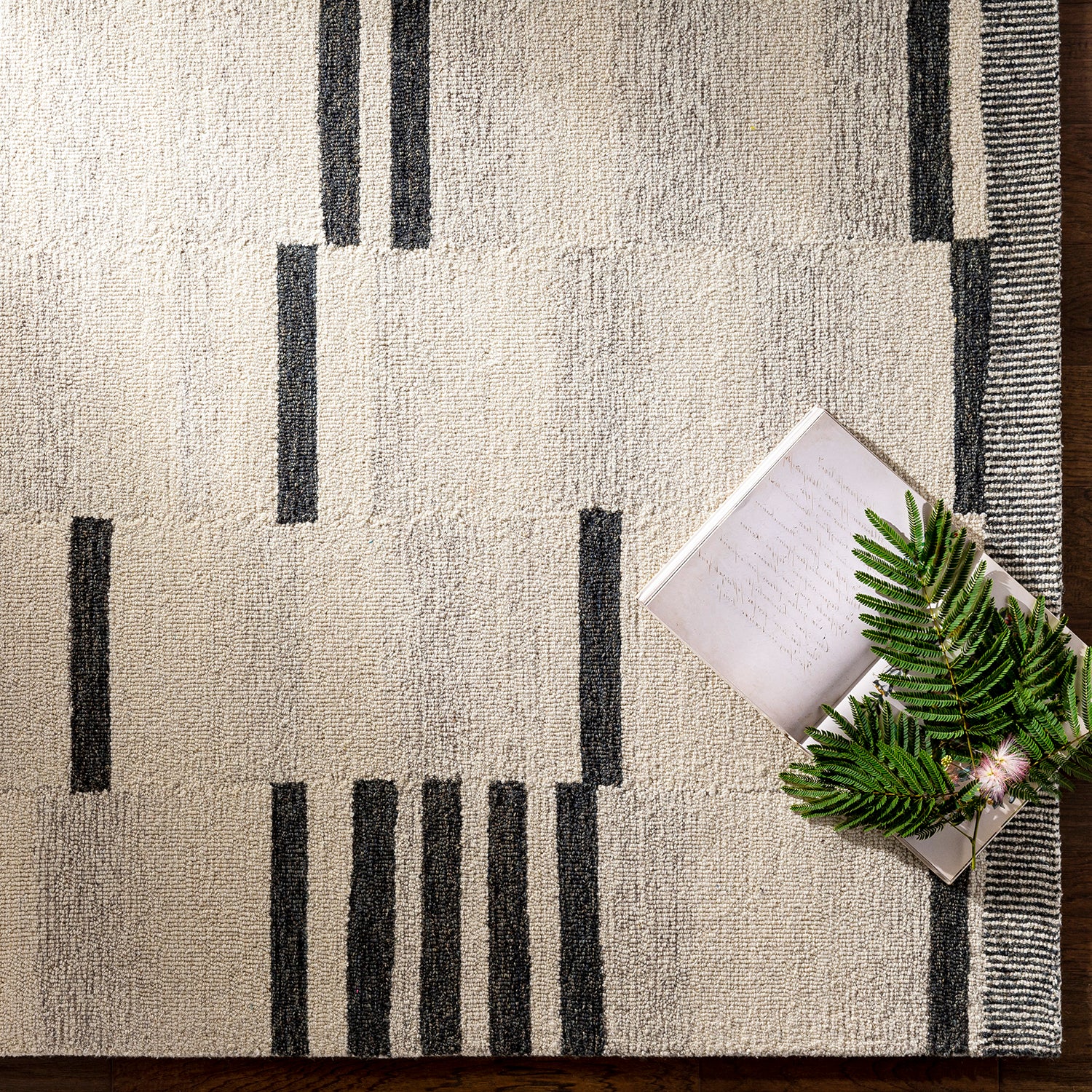 Livabliss Granada Lange Hand Tufted Rug