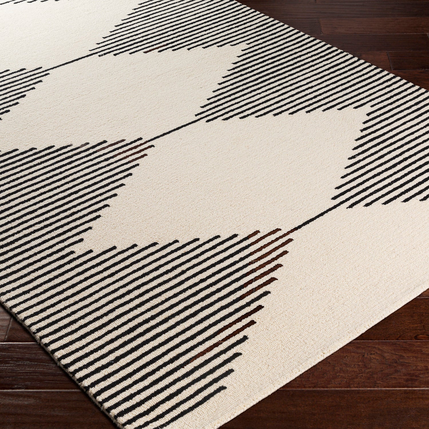 Livabliss Granada Slope Hand Tufted Rug
