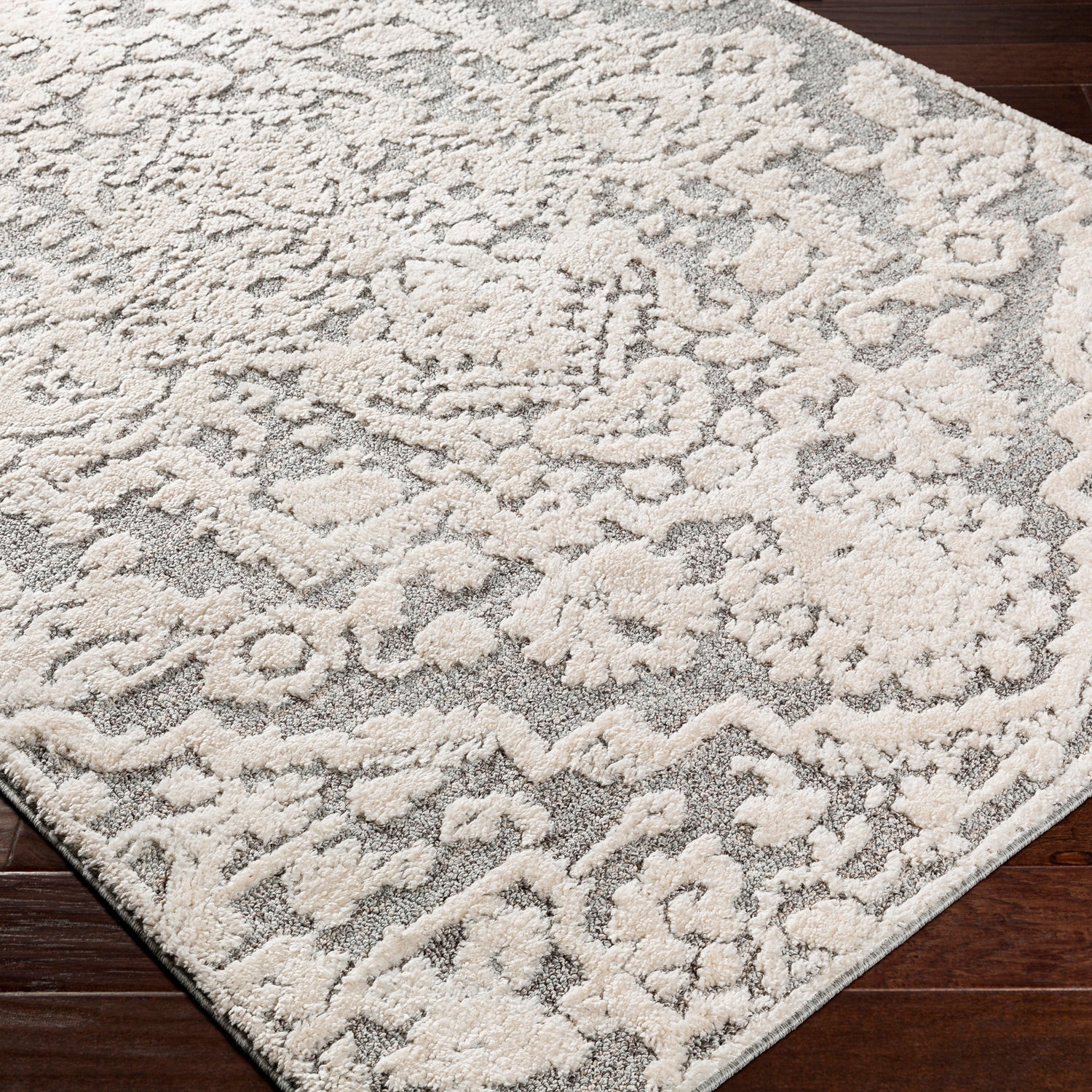 Livabliss La Maison Antiqua Machine Woven Rug