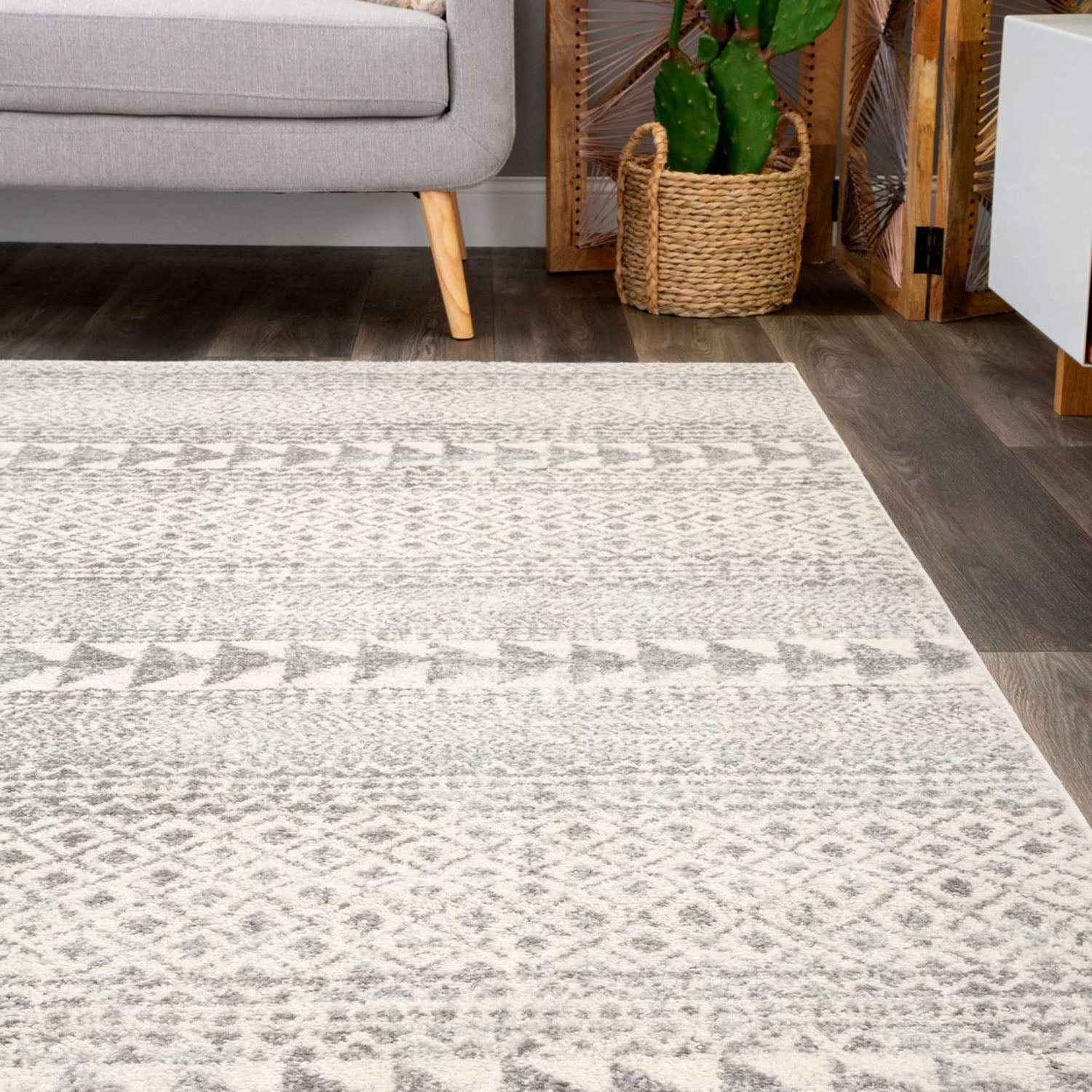 Devine Machine Made Rug